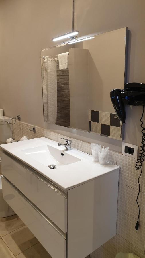 Albergo La Svolta เบรเชีย ภายนอก รูปภาพ